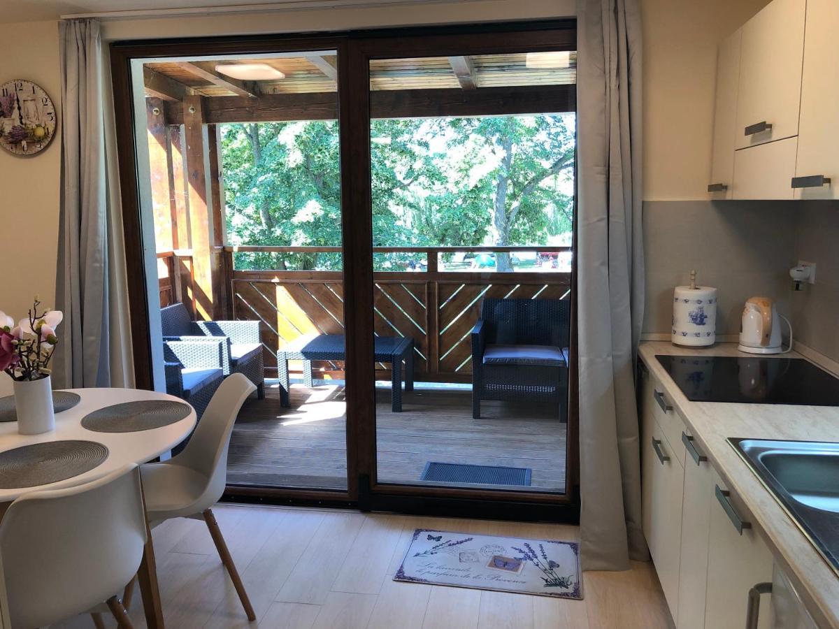 Beachfront Studio Apartman Aparthotel Balatonfůzfő Esterno foto